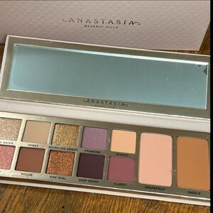 ♣️🌙Anastasia Beverly Hills Primrose Palette BNIB